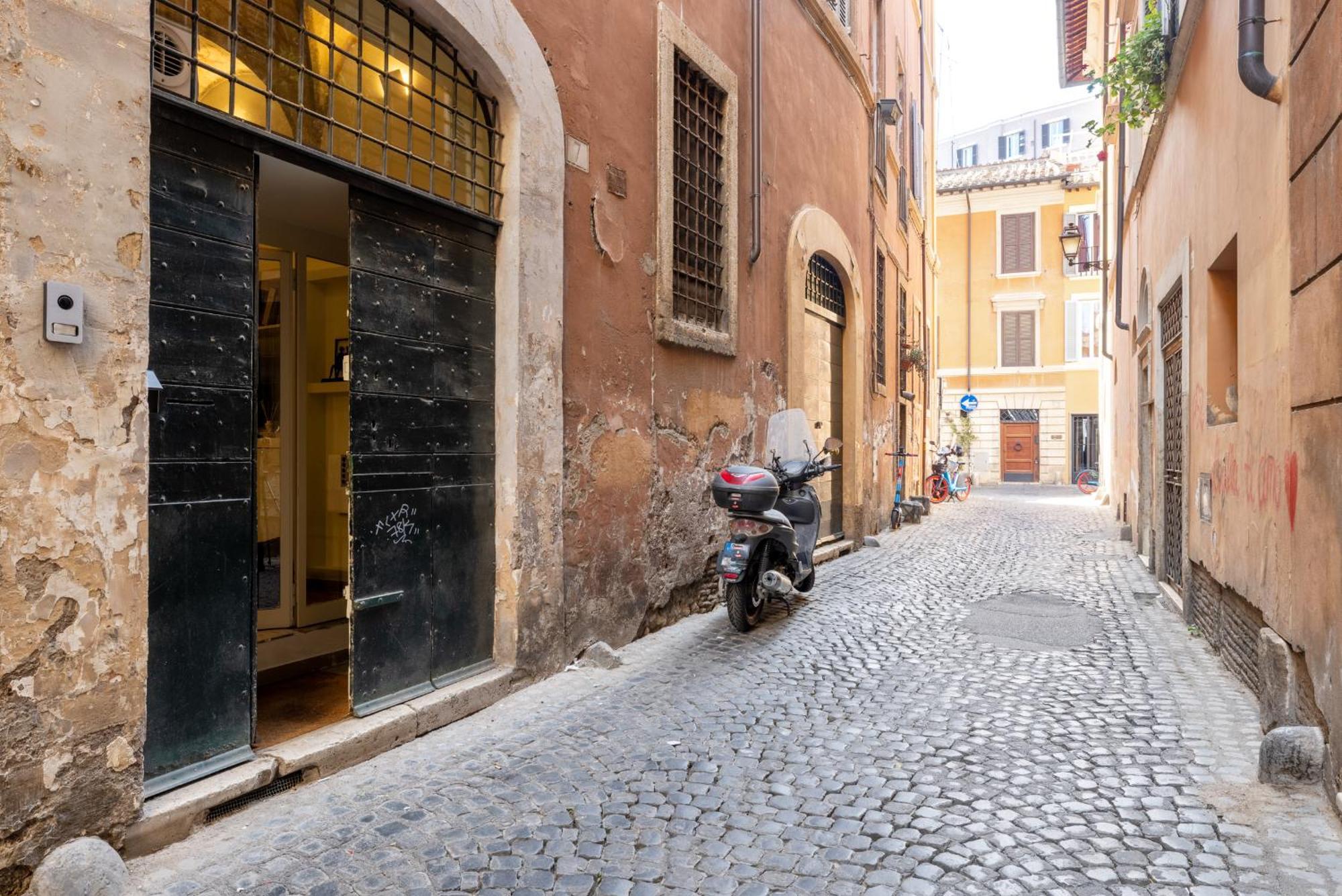 Apartment Navona - With Autentic 1500 Fresco *