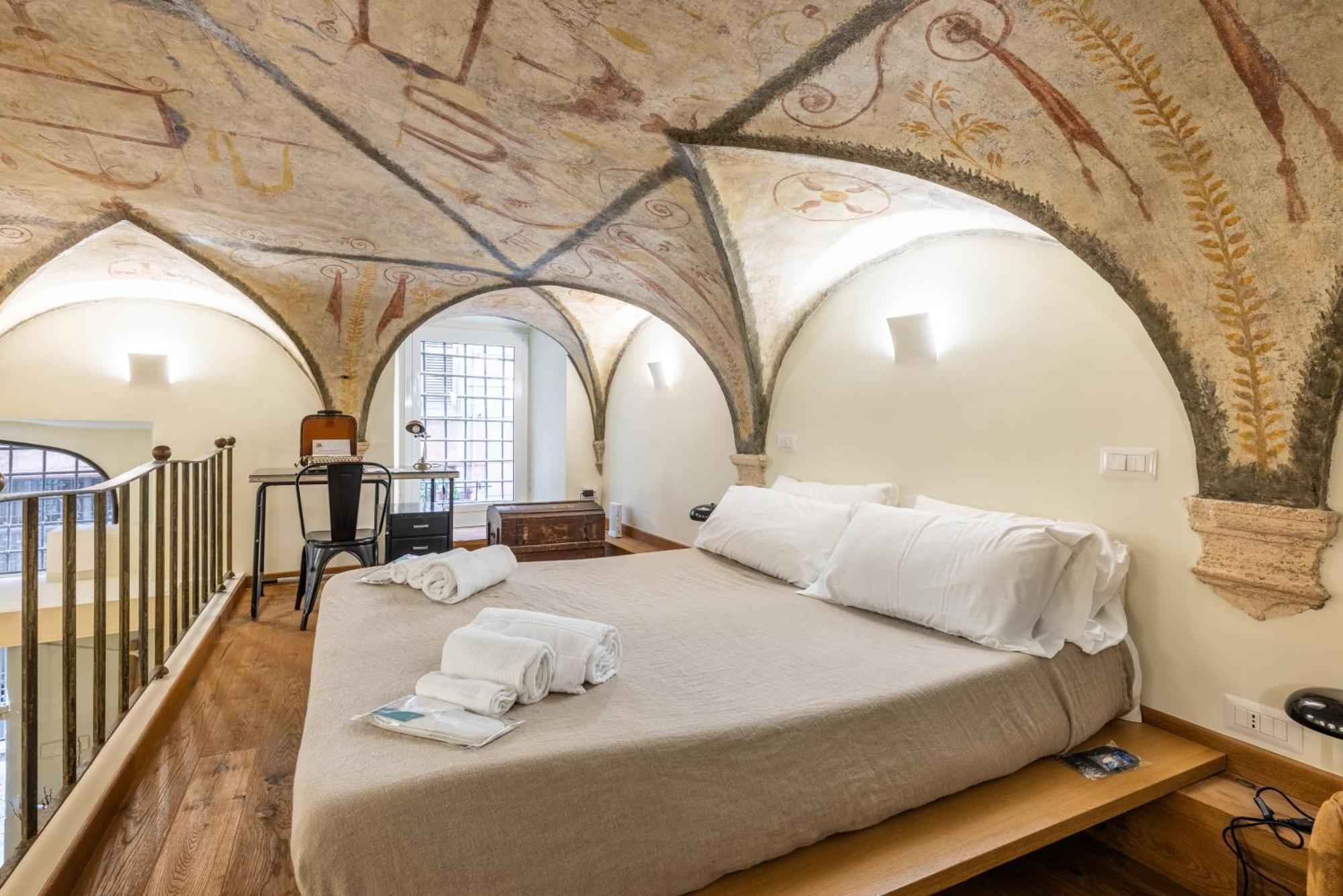 Apartment Navona - With Autentic 1500 Fresco Rome